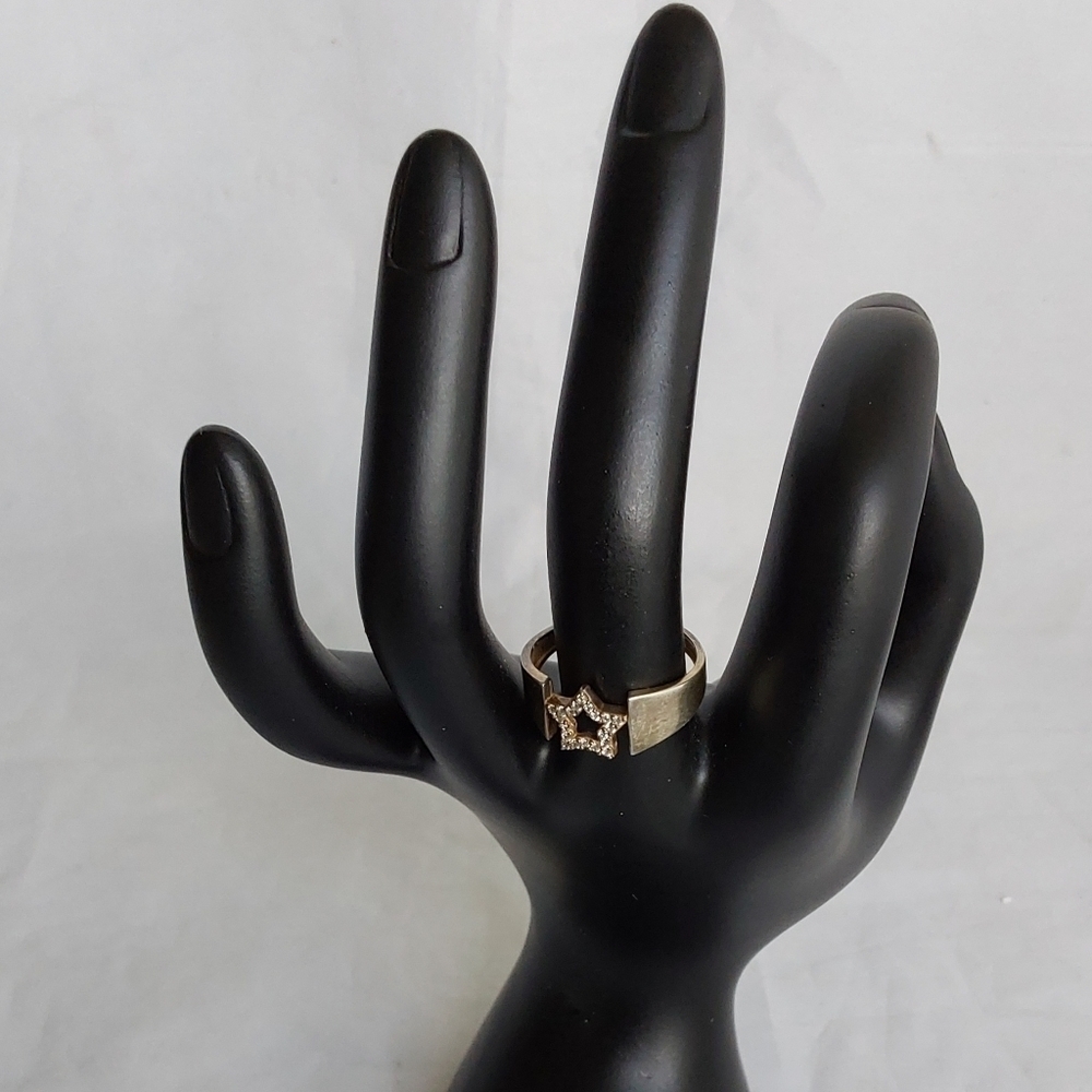 'I'M A STAR' UNIZEX SIZE 8 SILVERโ RING